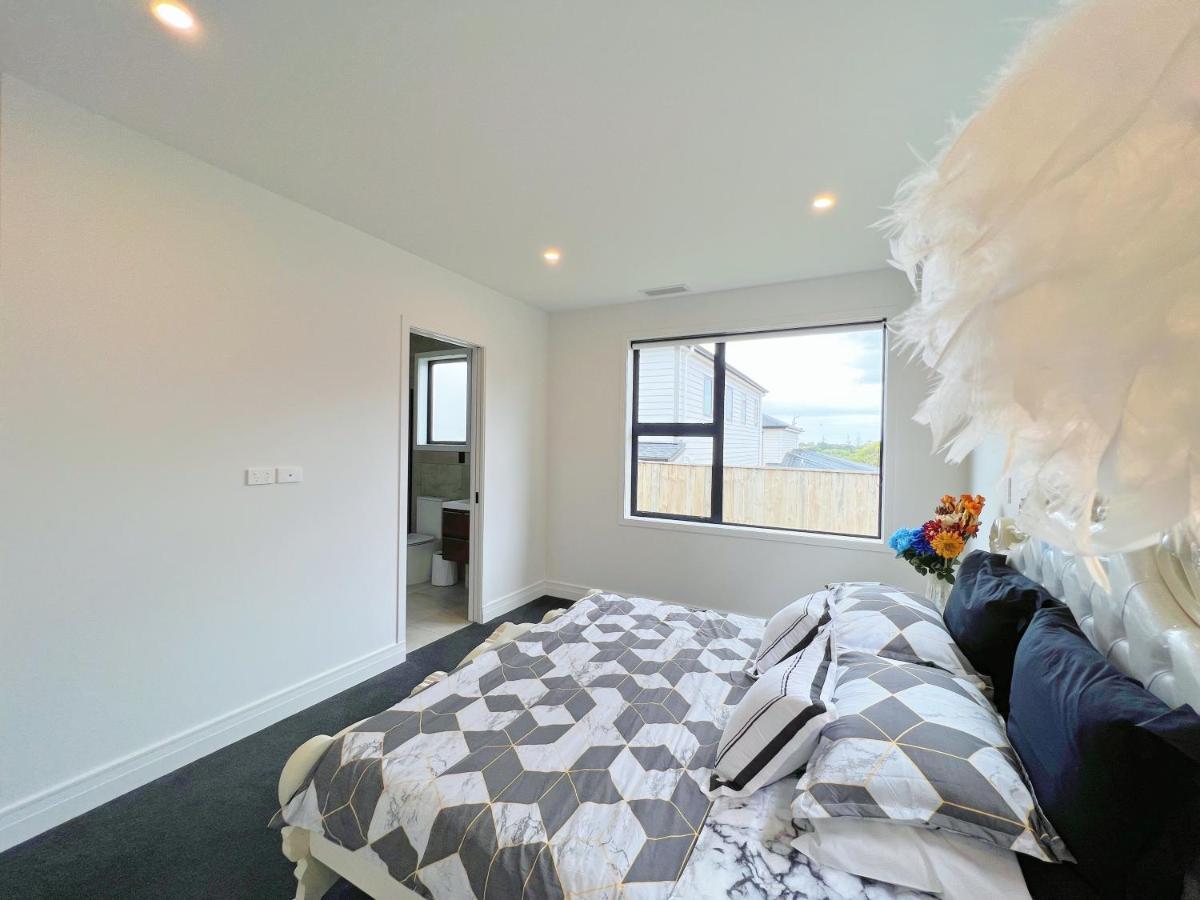 Elegant Beach House In Long Bay Villa Auckland Exterior photo